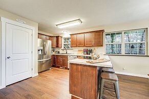 Lakeside Blue Eye Escape w/ Game Room & Hot Tub!