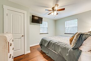 Lakeside Blue Eye Escape w/ Game Room & Hot Tub!