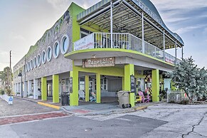 Idyllic Pass-a-grille Studio - Walk to the Beach!