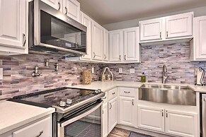 Bright & Breezy Condo - Walk to Orange Beach!