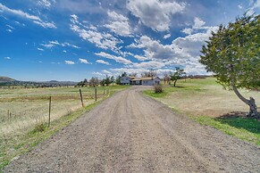 2 Mi to Dtwn Castle Rock: Home w/ Furnished Patio