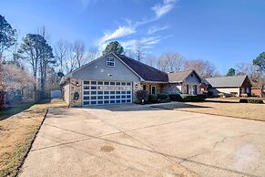Starkville Vacation Rental ~ 2 Mi to Msu!