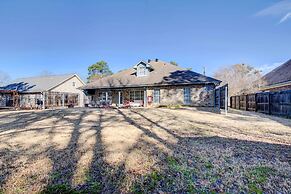 Starkville Vacation Rental ~ 2 Mi to Msu!