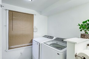 Central & Private Milan Home ~ 10 Mi to Sandusky!