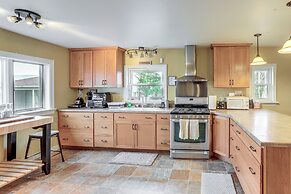 Central & Private Milan Home ~ 10 Mi to Sandusky!