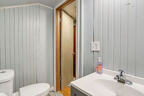 Central & Private Milan Home ~ 10 Mi to Sandusky!