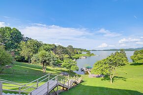 Rutledge Hilltop Home on Cherokee Lake w/ Decks!