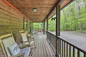 Fire Pit & Grill: Whittlers Mountain Escape!