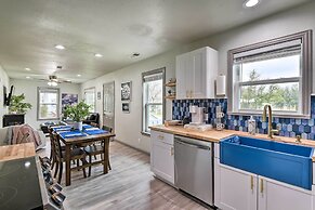 Lake Granbury Getaway ~ 1 Block to Waterfront