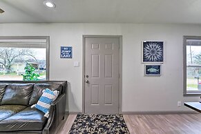 Lake Granbury Getaway ~ 1 Block to Waterfront