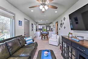 Lake Granbury Getaway ~ 1 Block to Waterfront