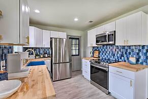 Lake Granbury Getaway ~ 1 Block to Waterfront