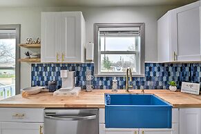 Lake Granbury Getaway ~ 1 Block to Waterfront