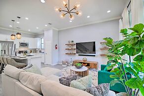 Modern Houston Townhome - 3 Mi to Downtown!