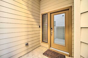 Modern Houston Townhome - 3 Mi to Downtown!