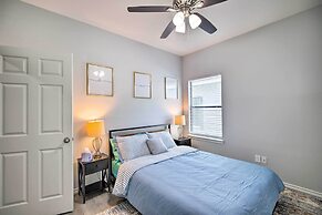 Modern Houston Townhome - 3 Mi to Downtown!
