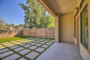 Modern Houston Townhome - 3 Mi to Downtown!