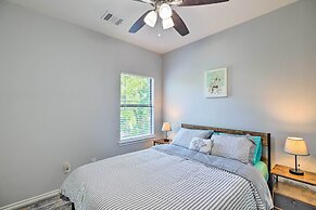 Modern Houston Townhome - 3 Mi to Downtown!