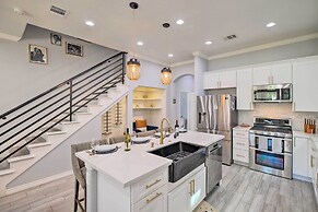 Modern Houston Townhome - 3 Mi to Downtown!