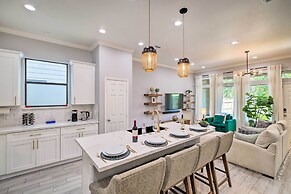 Modern Houston Townhome - 3 Mi to Downtown!