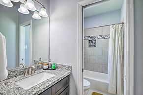 Modern Houston Townhome - 3 Mi to Downtown!