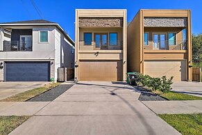 Modern Houston Townhome - 3 Mi to Downtown!