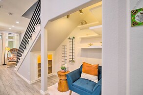 Modern Houston Townhome - 3 Mi to Downtown!