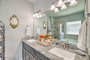 Modern Houston Townhome - 3 Mi to Downtown!