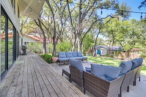 Modern Austin Home w/ Yard ~ 1 Mi From Acl!