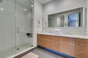 Modern Austin Home w/ Yard ~ 1 Mi From Acl!