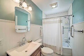 Yellowstone Country Family Home w/ View & Hot Tub