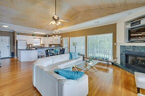 Lake-view Balcony: Hot Springs Penthouse!