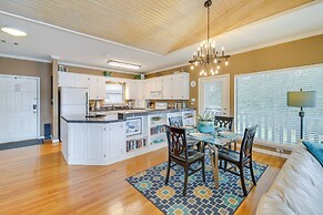 Lake-view Balcony: Hot Springs Penthouse!