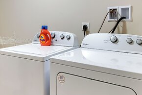 Hike & Ski: Pocono Lake Home w/ Community Perks!