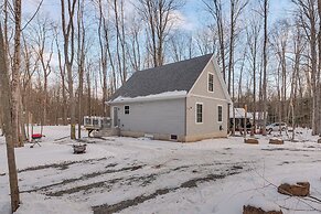 Hike & Ski: Pocono Lake Home w/ Community Perks!