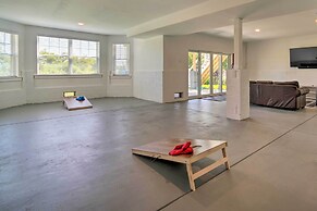 Gorgeous Newly Built Home: Golf Course View!