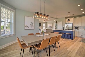 Gorgeous Newly Built Home: Golf Course View!