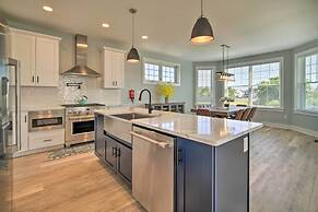 Gorgeous Newly Built Home: Golf Course View!