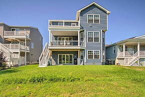 Gorgeous Newly Built Home: Golf Course View!