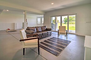 Gorgeous Newly Built Home: Golf Course View!
