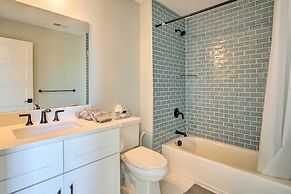 Gorgeous Newly Built Home: Golf Course View!