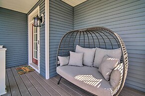 Gorgeous Newly Built Home: Golf Course View!