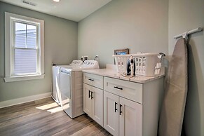 Gorgeous Newly Built Home: Golf Course View!
