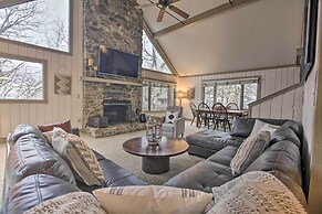 Mountaintop Wintergreen Resort Home w/ Deck, Views