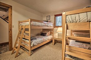 Mountaintop Wintergreen Resort Home w/ Deck, Views