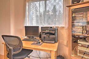 Private Hot Tub & Fireplace: Poconos Home!