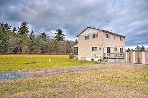 Private Hot Tub & Fireplace: Poconos Home!