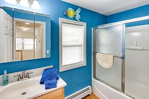 Charming Old Saybrook Home: Half-mi to Sand & Sea!