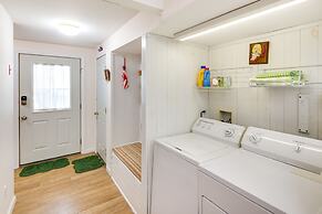 Charming Old Saybrook Home: Half-mi to Sand & Sea!