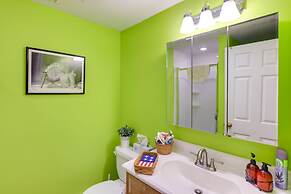 Charming Old Saybrook Home: Half-mi to Sand & Sea!